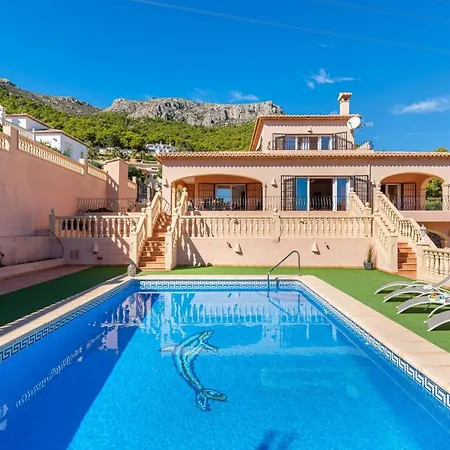 Amanda - Plusholidays Villa Calpe