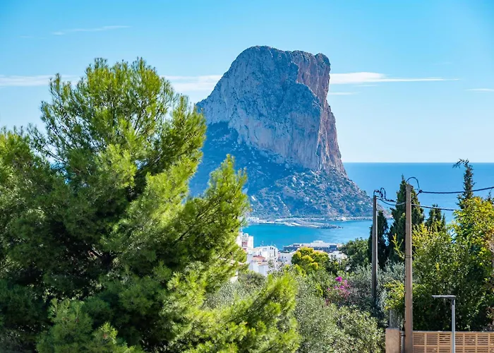 Amanda - Plusholidays Villa Calp